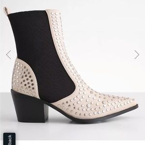 Zsa Zsa Pointed Toe Ankle Boot